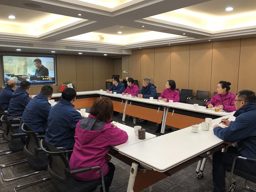 党员活动日 观看央视《面对面》 学习中国航天精神 (1).jpg